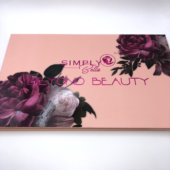 Simply Bella Eyeshadow Palette - Picture 2 of 2